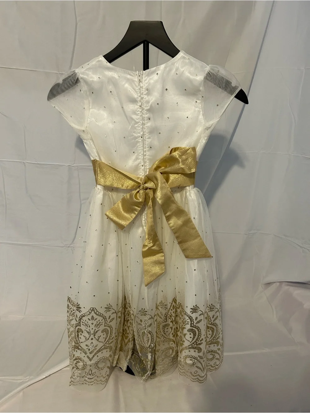Rare Editions White Dress with Gold Bow and Faux-Fur Shrug